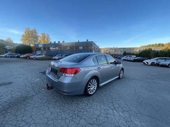 Subaru Legacy 2010 photo 2