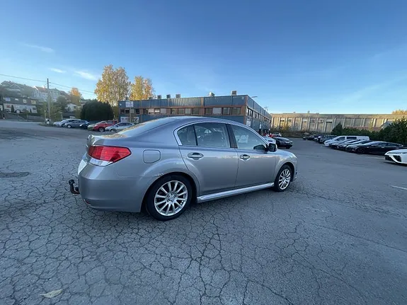 Subaru Legacy 2010 photo 4