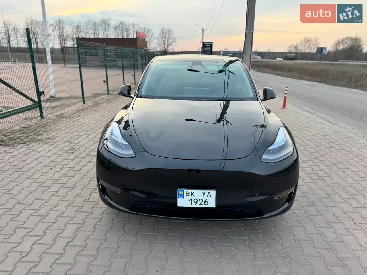 Tesla Model Y 2025 photo 3