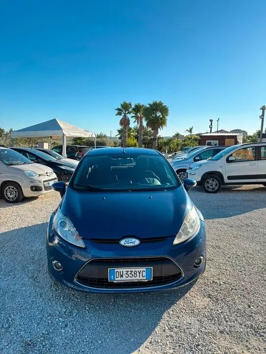 Ford Fiesta 2009 photo 2