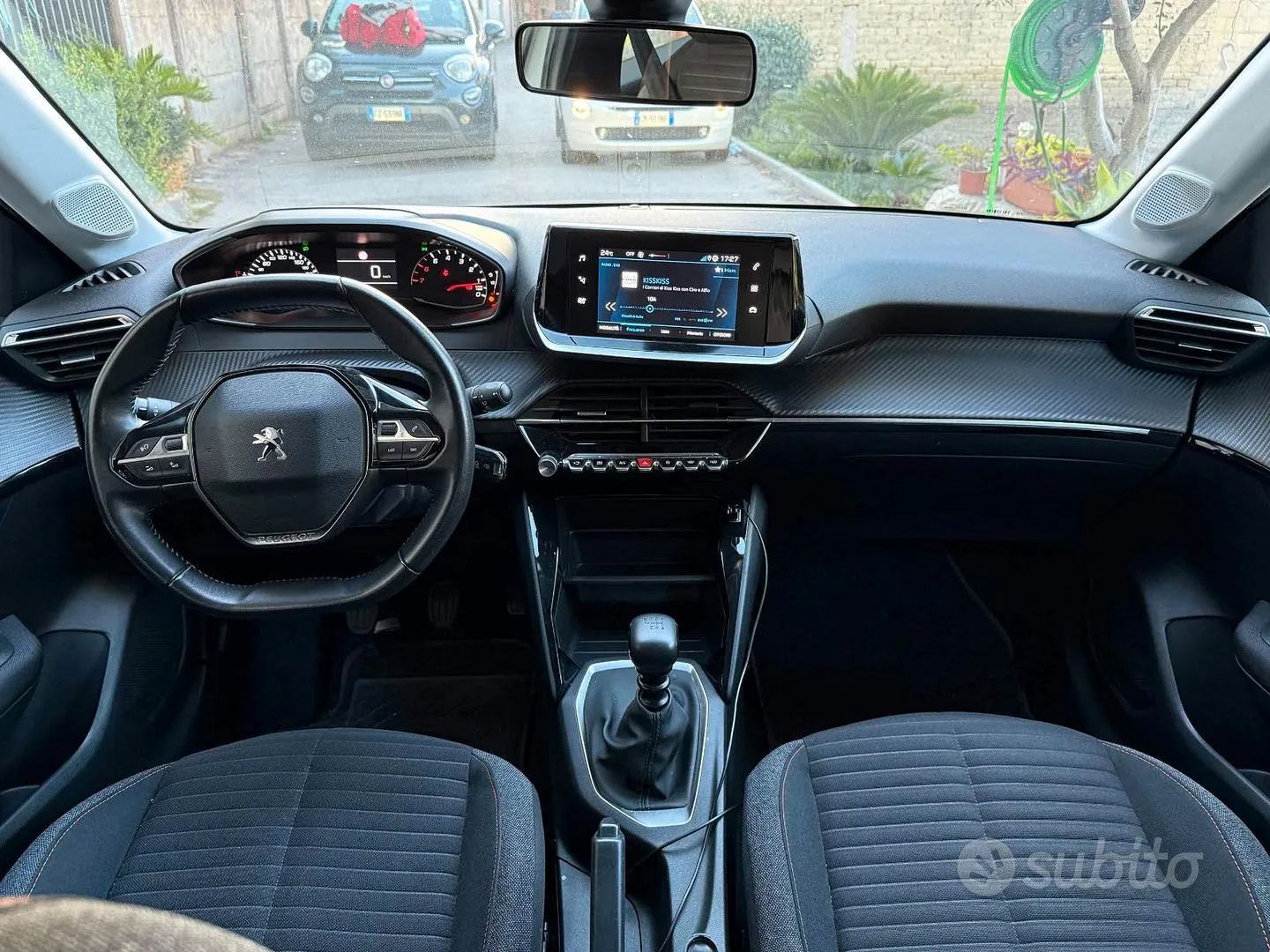 Peugeot 208 2021 photo 3