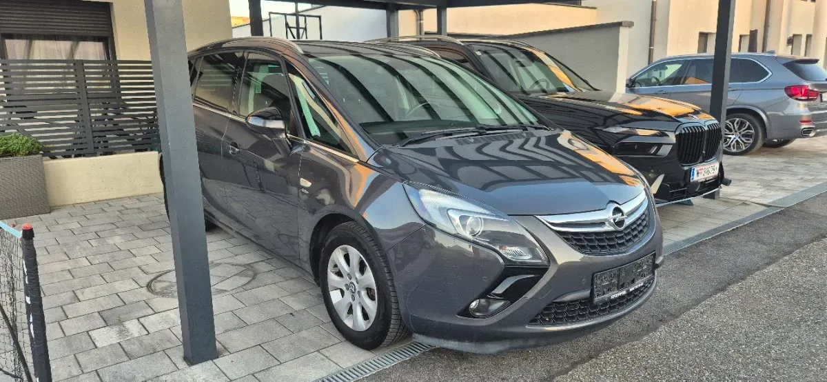 Opel Zafira Tourer 2013 photo 2