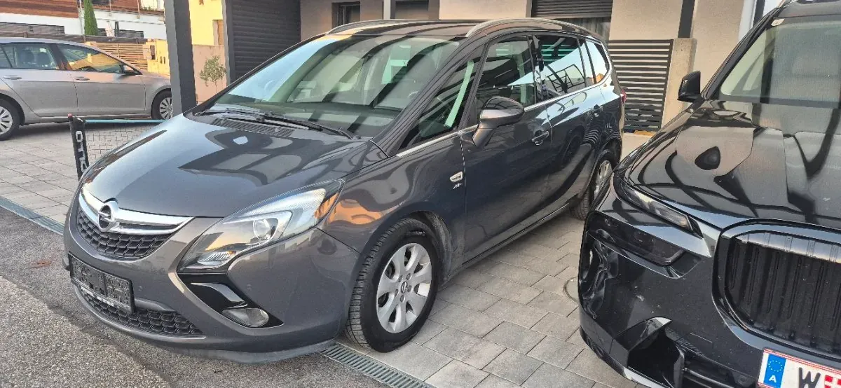 Opel Zafira Tourer 2013 photo 3