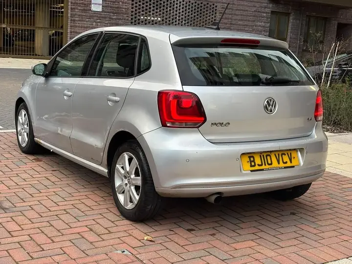 Volkswagen Polo 2010 photo 2
