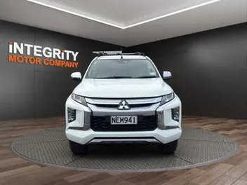 Mitsubishi Triton 2021 photo 4