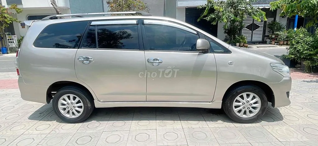 Toyota Innova 2013 photo 3