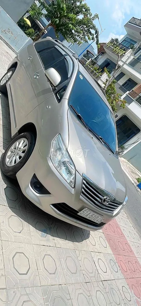 Toyota Innova 2013 photo 2