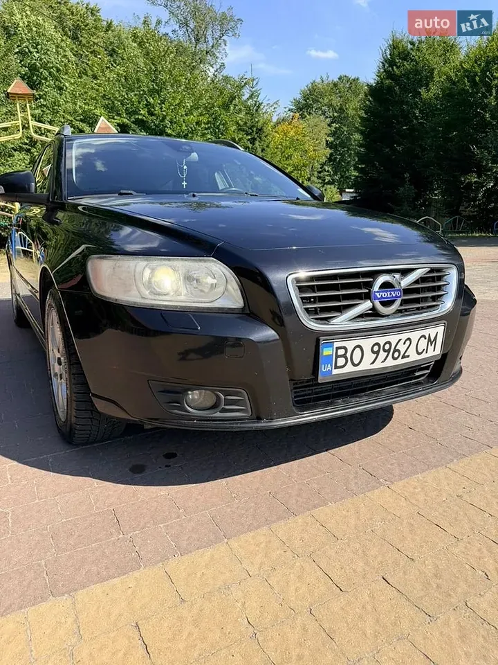 Volvo V50 2010 photo 2