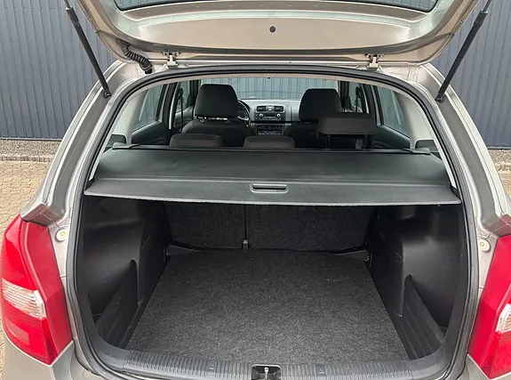 Skoda Fabia 2012 photo 5