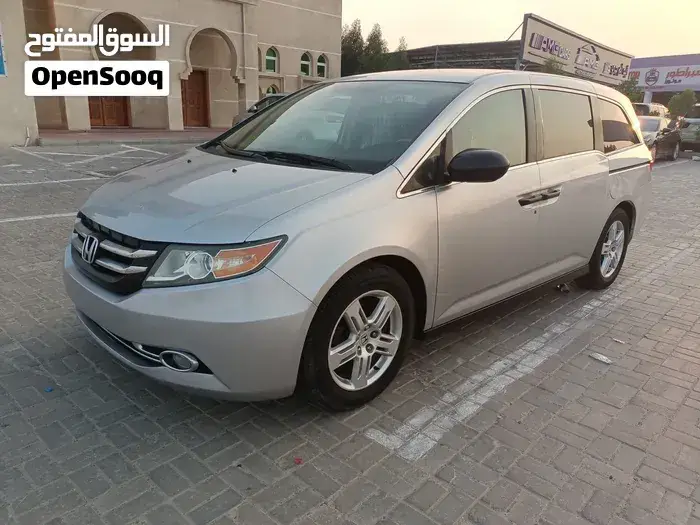 Honda Odyssey 2014 photo 2