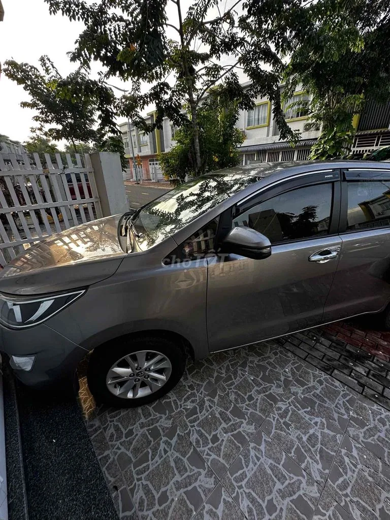 Toyota Innova 2018 photo 2