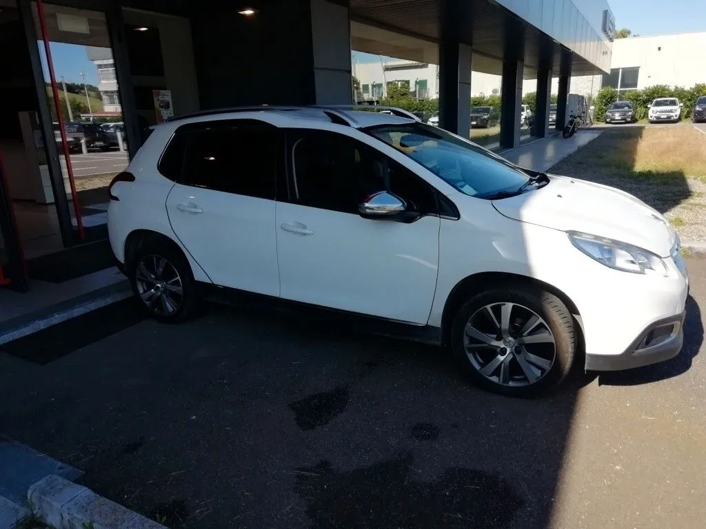 Peugeot 2008 2015 photo 3