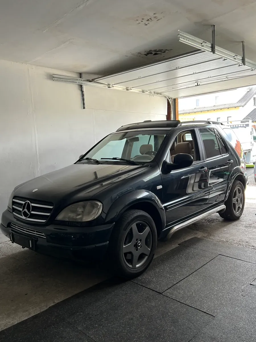 Mercedes-Benz M-Class 2000 photo 2