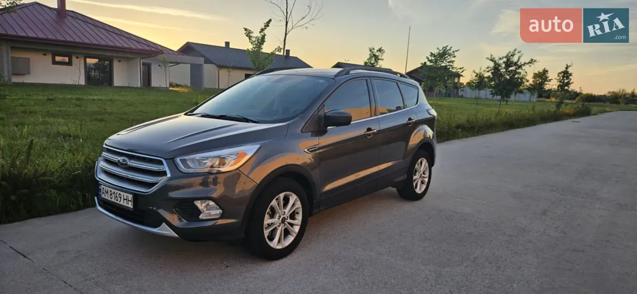 Ford Escape 2018 photo 2