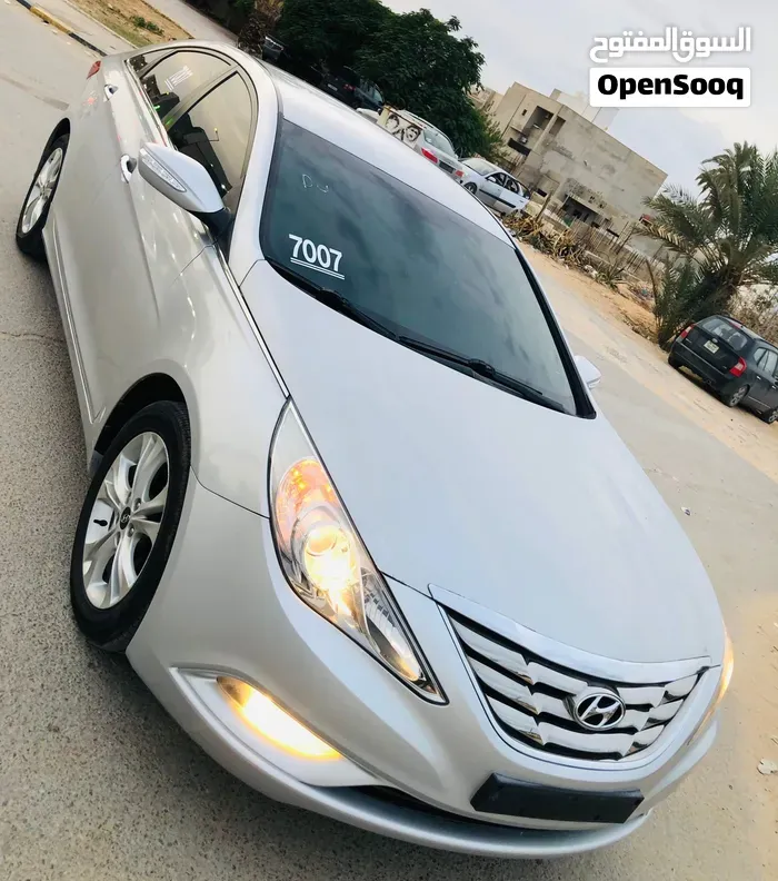 Hyundai Sonata 2012 photo 2