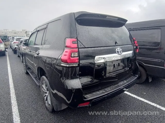 Toyota Land Cruiser Prado 2018 photo 3