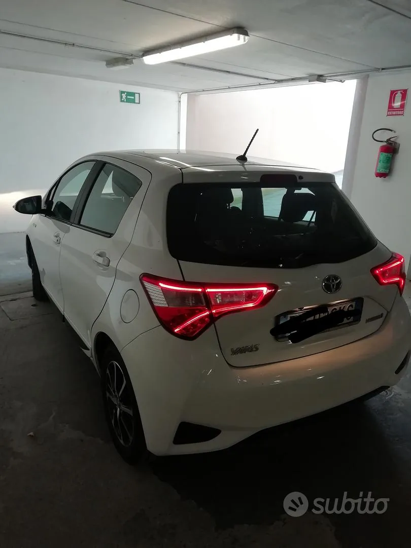 Toyota Yaris 2018 photo 2