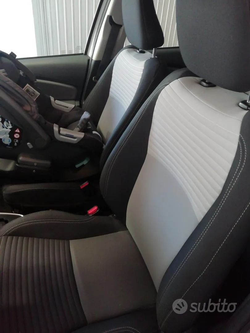 Toyota Yaris 2018 photo 3