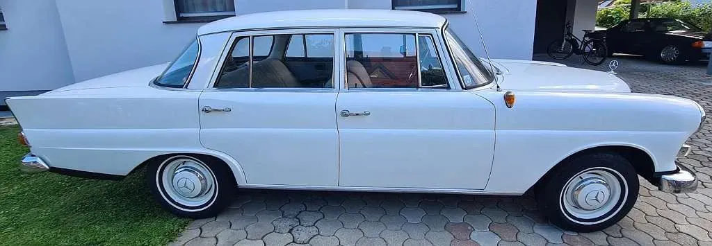 Mercedes-Benz 190