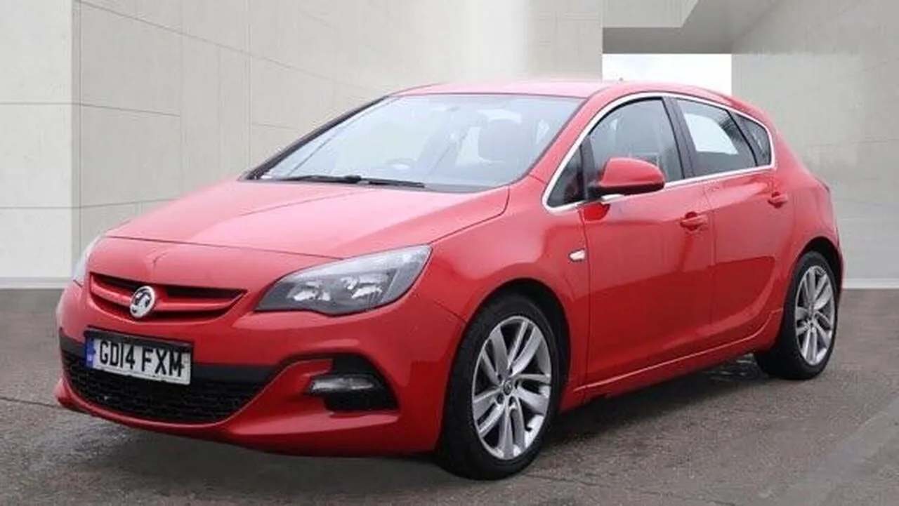 Vauxhall Astra 2014 photo 3