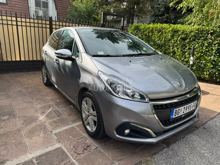 Peugeot 208 2019 photo 2