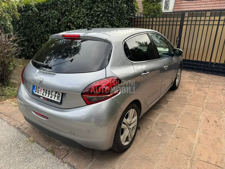 Peugeot 208 2019 photo 5