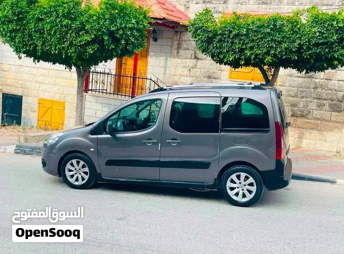 Peugeot Partner 2011 photo 3