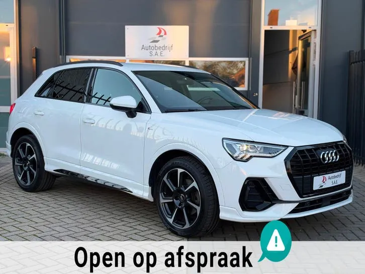 Audi Q3 2019 photo 2