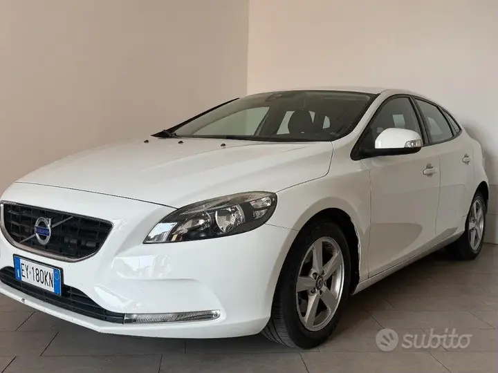 Volvo V40 2015 photo 2