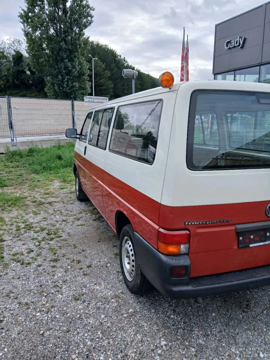 Volkswagen T4 2000 photo 2