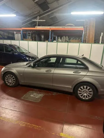 Mercedes-Benz C220