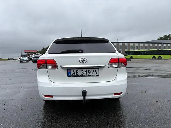 Toyota Avensis 2012 photo 3