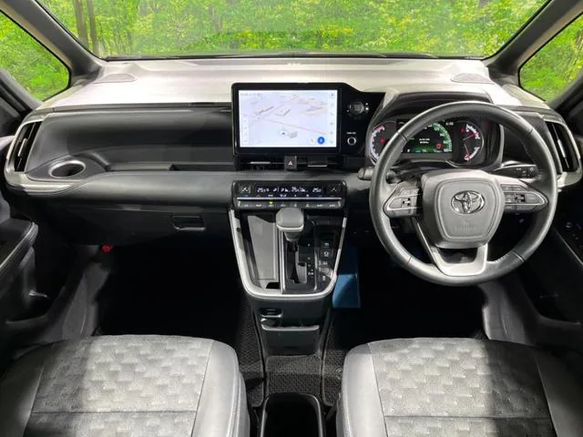 Toyota Vitz Sz 10.5 Navi 2024 photo 2