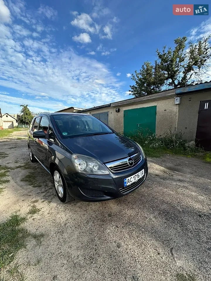 Opel Zafira 2010 photo 4