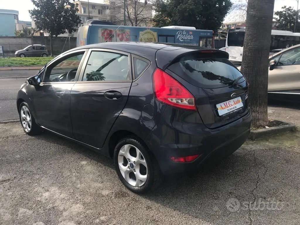 Ford Fiesta 2011 photo 5