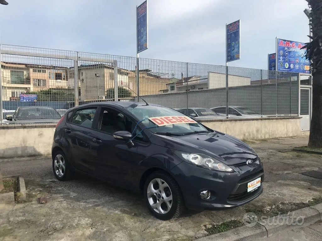 Ford Fiesta 2011 photo 2