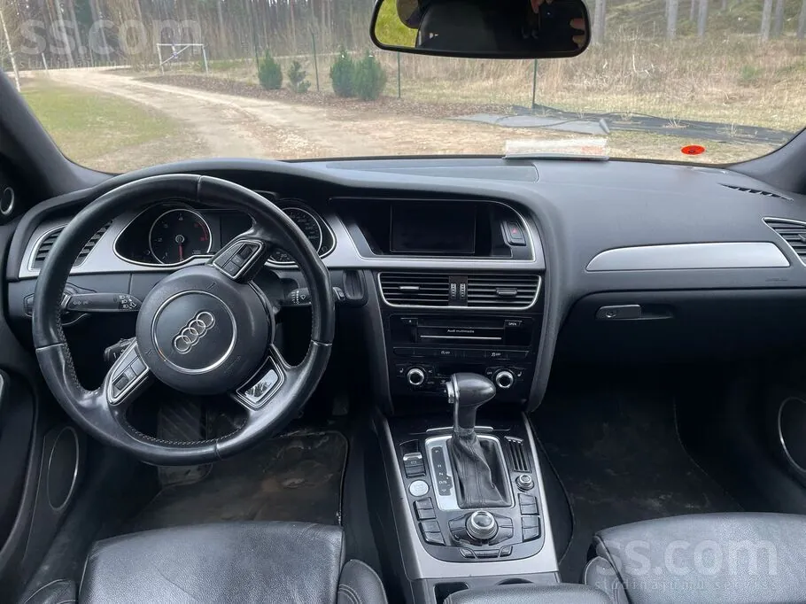 Audi A4 2012 photo 4