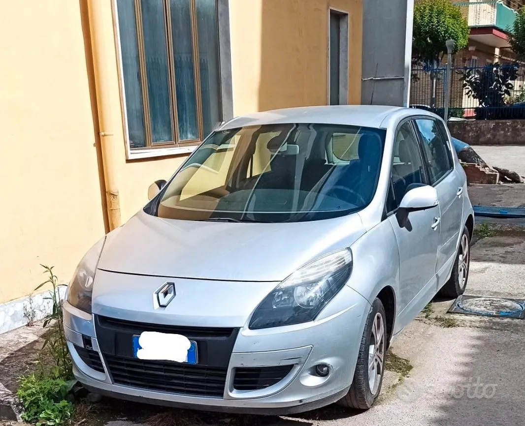 Renault Scenic 2011 photo 3