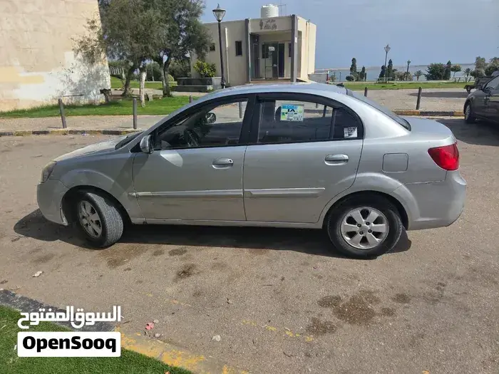 Kia Rio 2010 photo 4