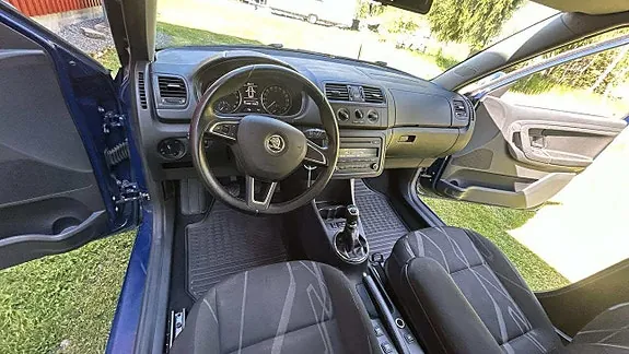 Skoda Fabia 2015 photo 4