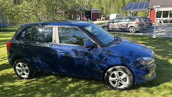 Skoda Fabia 2015 photo 2