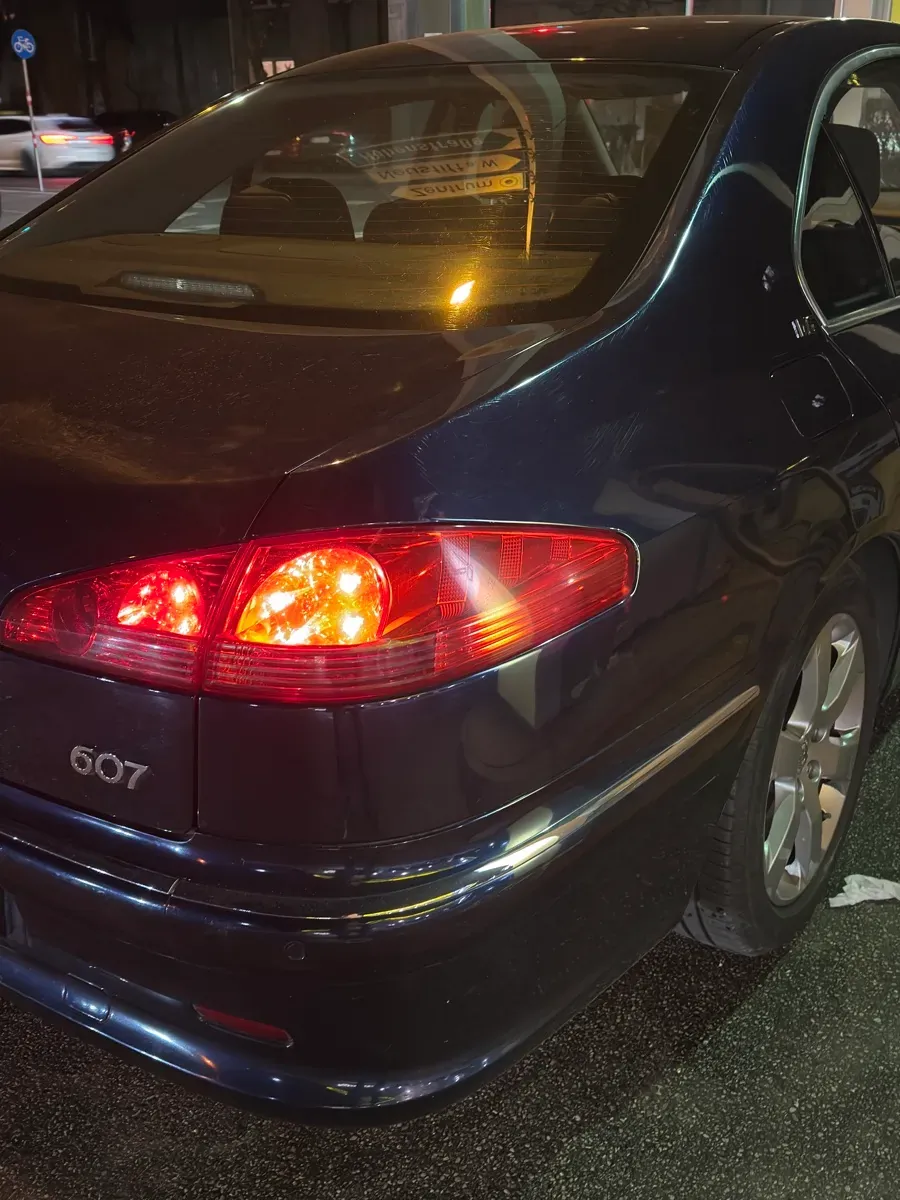 Peugeot 607 2008 photo 3