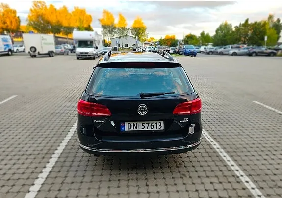 Volkswagen Passat 2011 photo 4