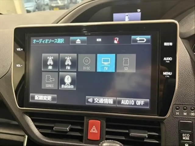 Toyota Voxy 2018 photo 5