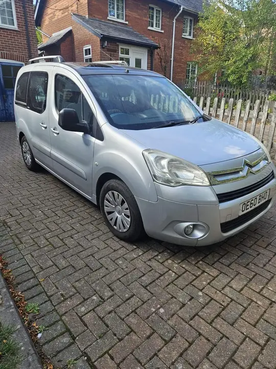 Citroen Berlingo 2011 photo 2