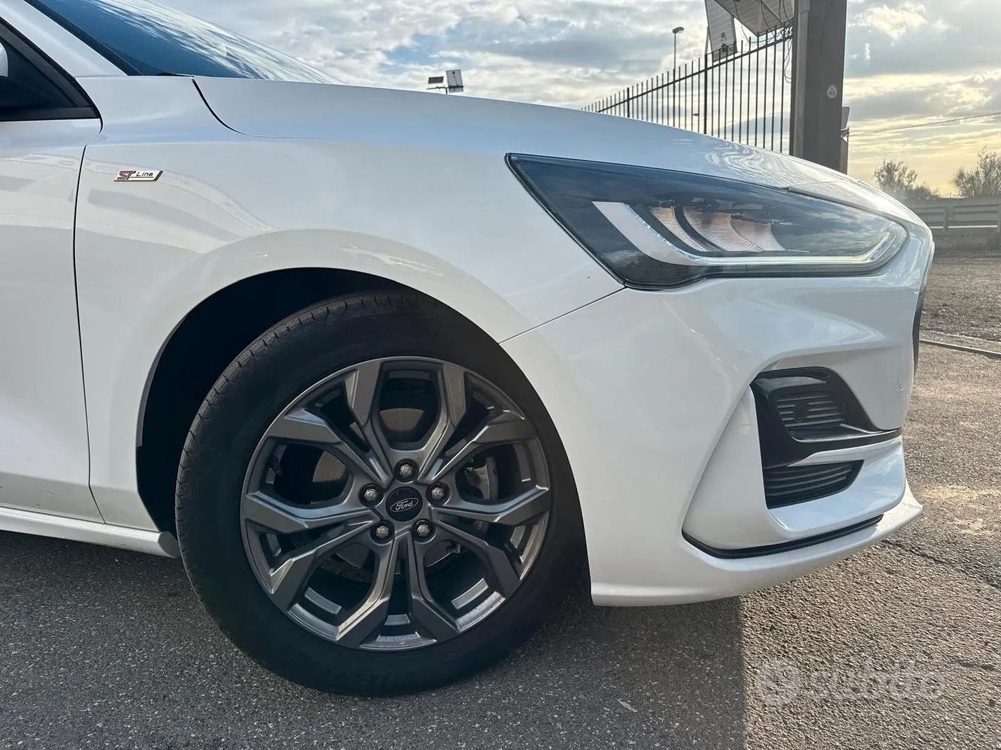 Ford Focus 2023 photo 3