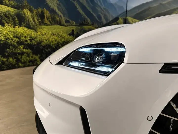 Porsche Taycan Sport Turismo 2024 photo 2
