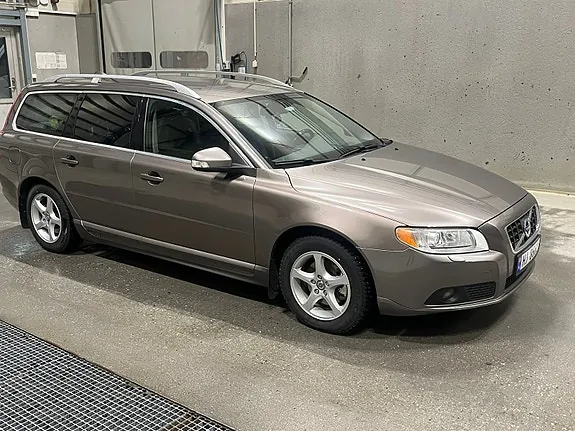 Volvo V70 2010 photo 4