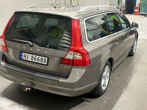 Volvo V70 2010 photo 3