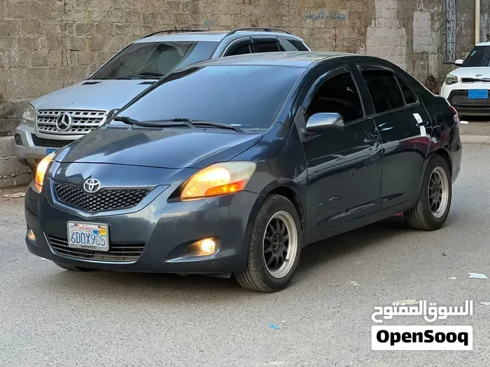 Toyota Yaris 2010 photo 2